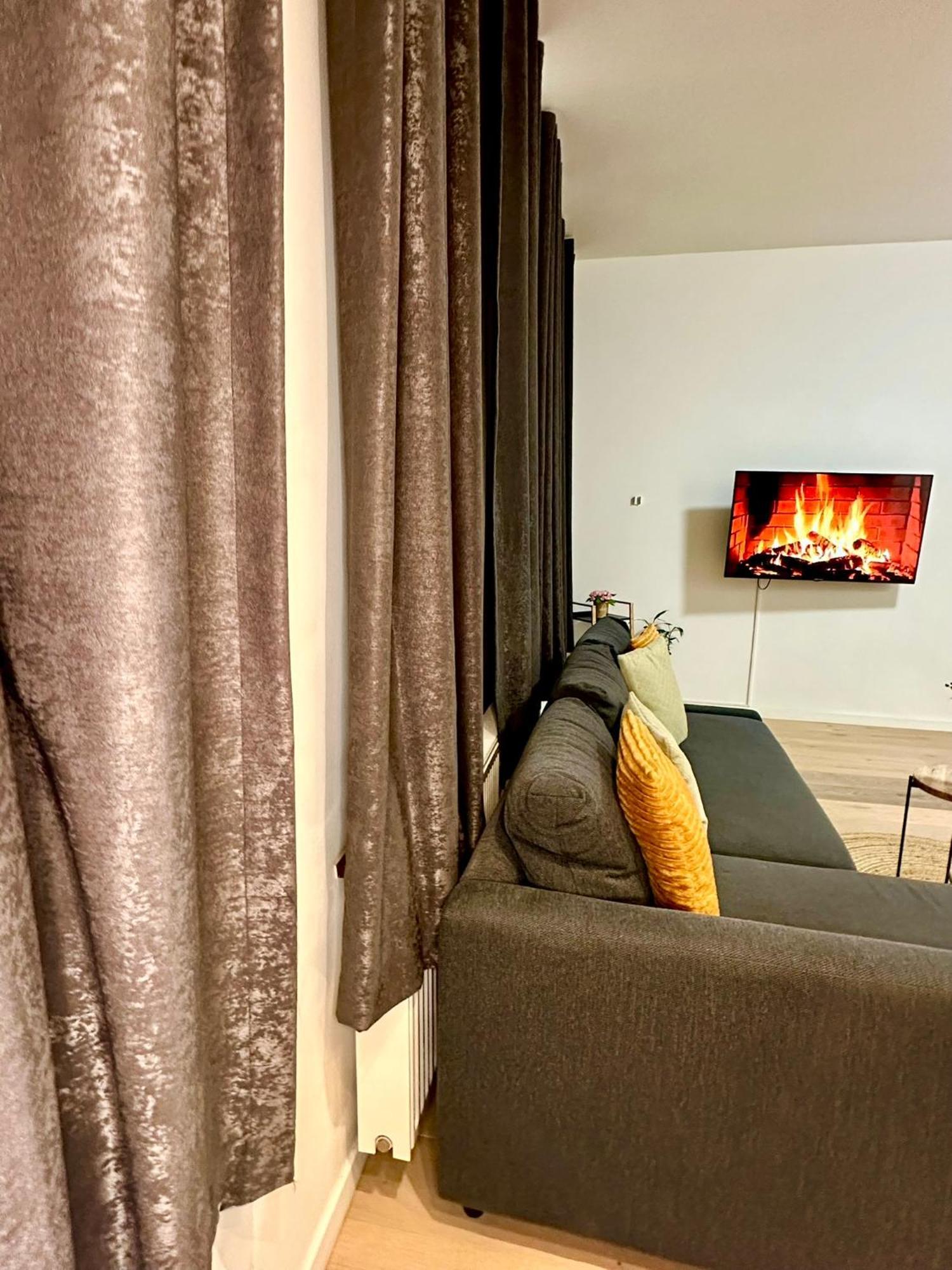 Luxury Centrum By Rikas Apartment